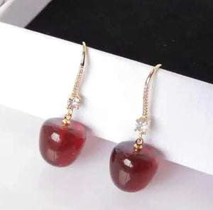 Boucles d’oreilles cerise rouge fonçé