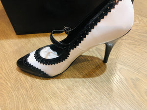 Chaussures styles babies rétro bicolores noir et blanc