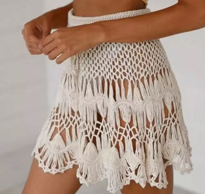 Minijupe blanche au crochet